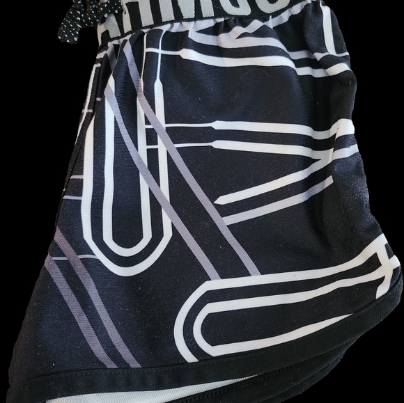 💥3 for $20💥 Under Armour Youth / Kids Medium Shorts - Picture 4 of 6